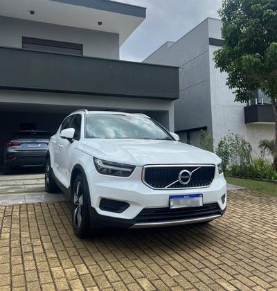 VOLVO XC40 2.0 T5 GASOLINA MOMENTUM AWD GEARTRONIC